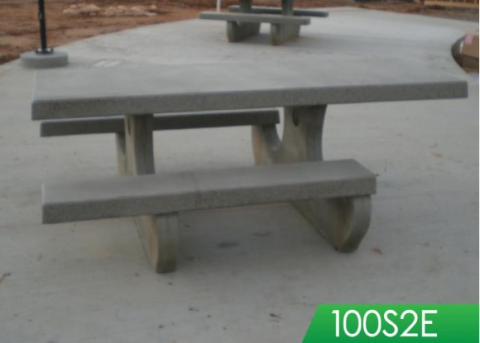 92" Picnic tables w/round legs