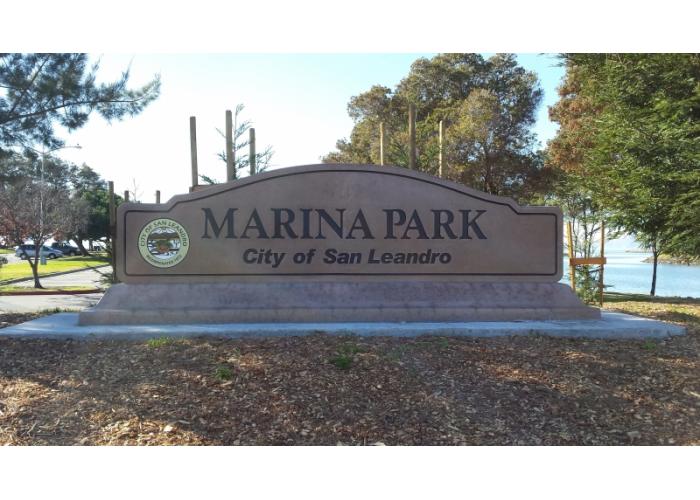 702 - Decorative Crown Top Sign