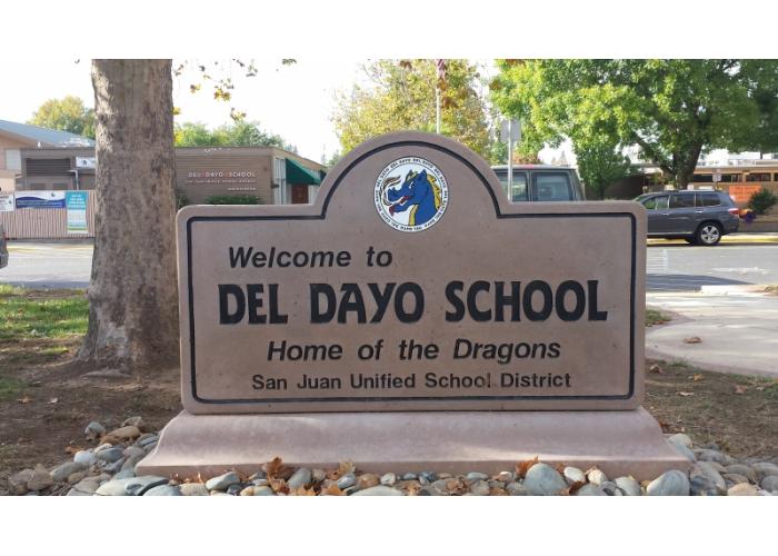 710 - 7' Rectangle w/Round Top