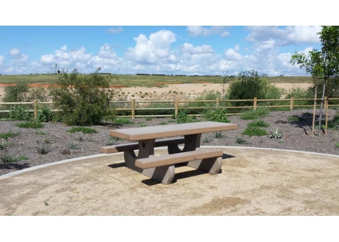 92" Picnic tables w/round legs