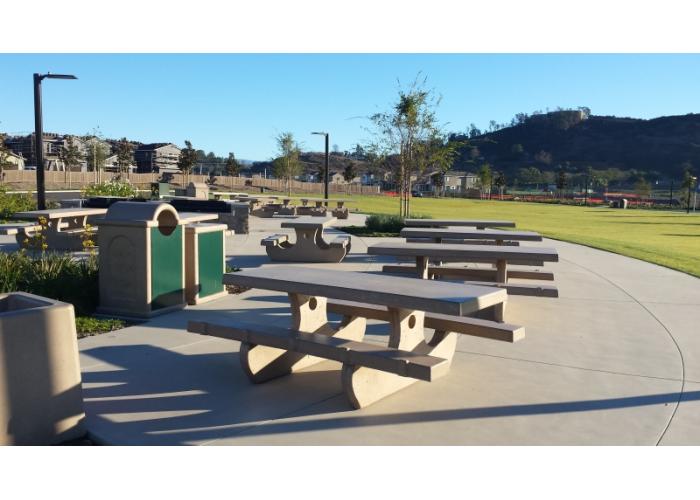 92" Picnic tables w/round legs