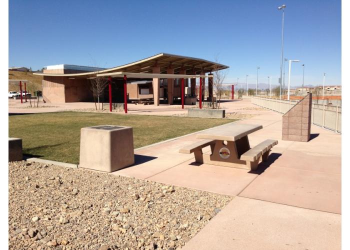 92" Picnic tables w/square legs