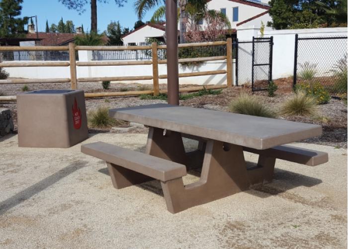 92" Picnic tables w/square legs