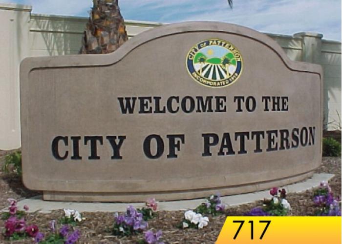 717 - Curved Rectangle Sign w/Top