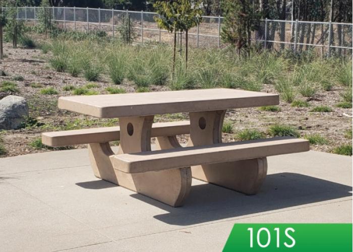 6' Picnic Tables w/Round Legs